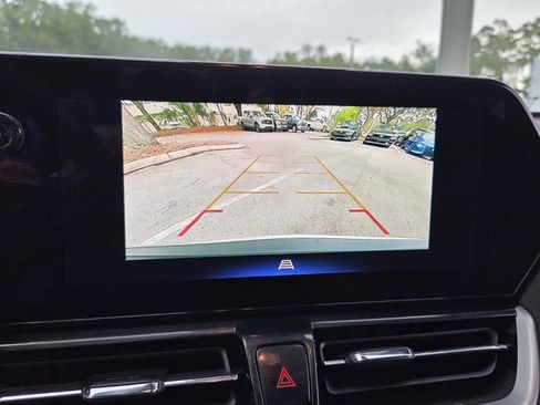 Used 2025 Chevrolet TrailBlazer LT AWD/4WD image 28