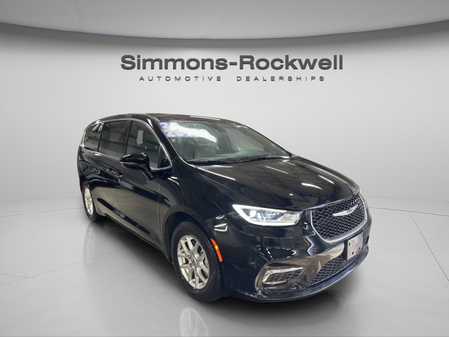Used 2025 Chrysler Pacifica Select FWD image 7