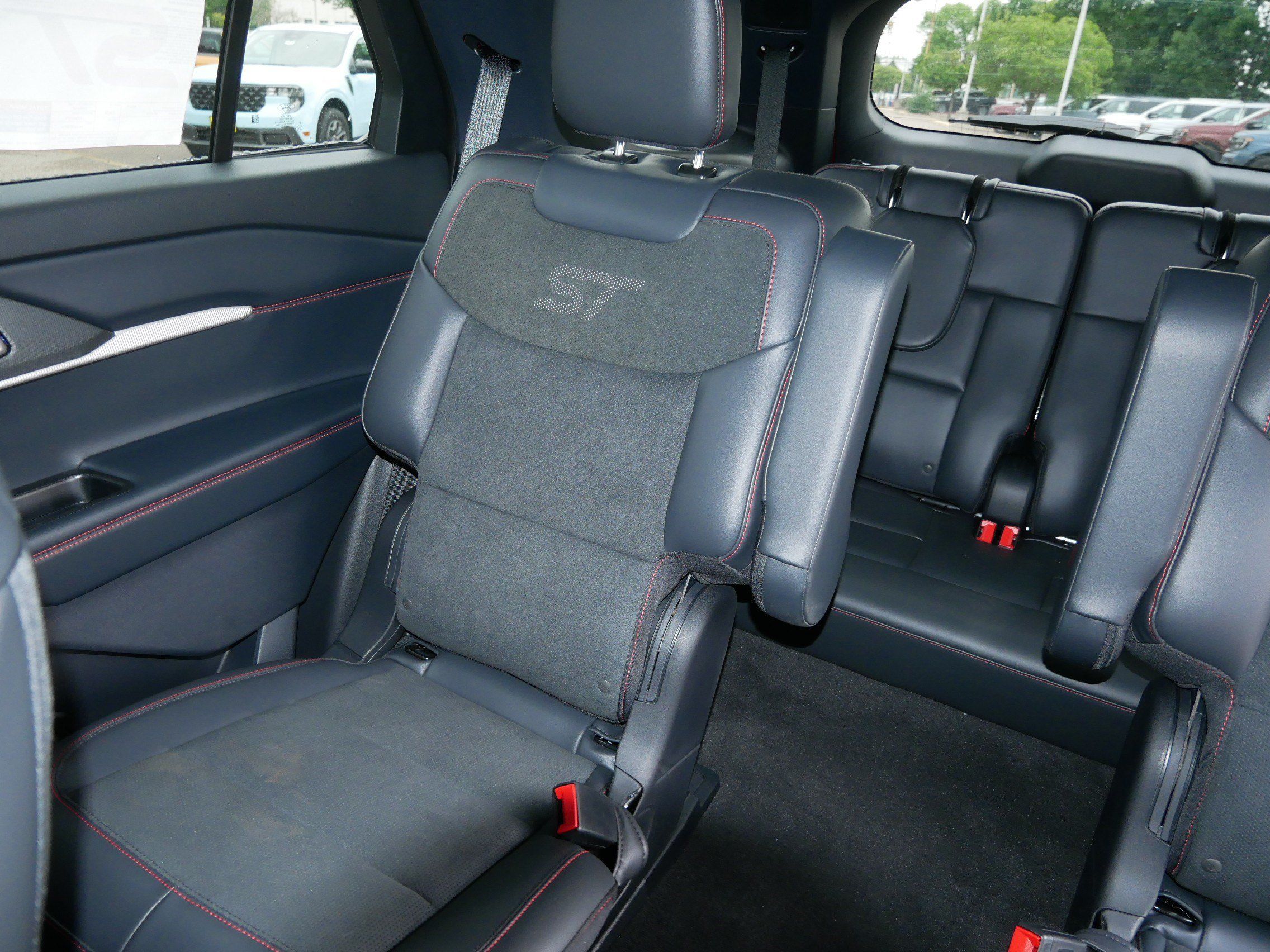 Used 2026 Ford Explorer ST w/ Sun And Sound Package AWD/4WD image 12