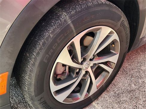 Used 2023 Buick Envision Essence image 10