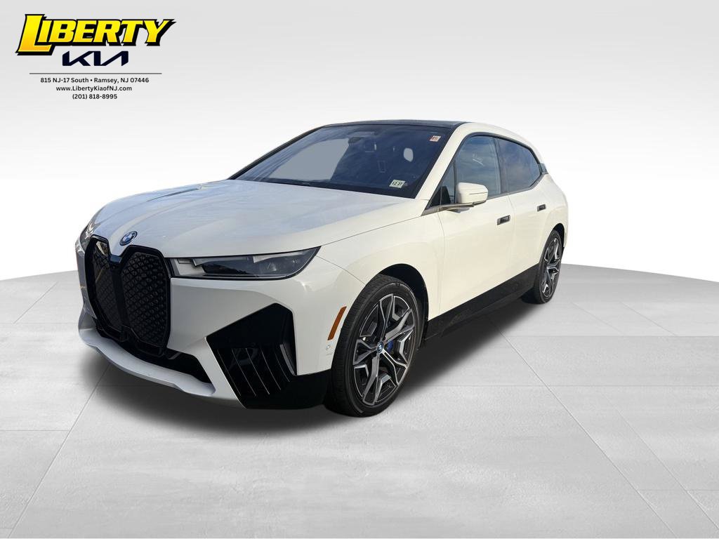 Used 2023 BMW iX xDrive50 w/ Premium Package AWD/4WD image 3