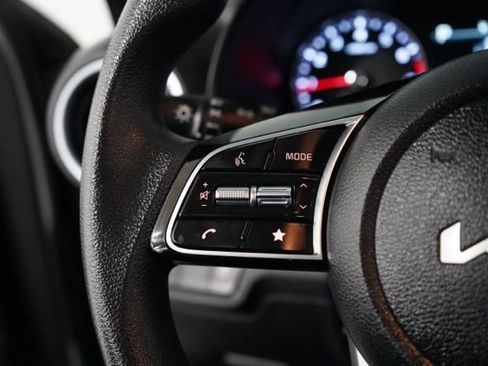 Used 2022 Kia Forte LXS w/ LXS Technology Package image 22