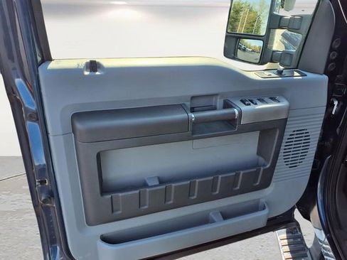 Used 2016 Ford F250 XLT w/ XLT Premium Package AWD/4WD image 15