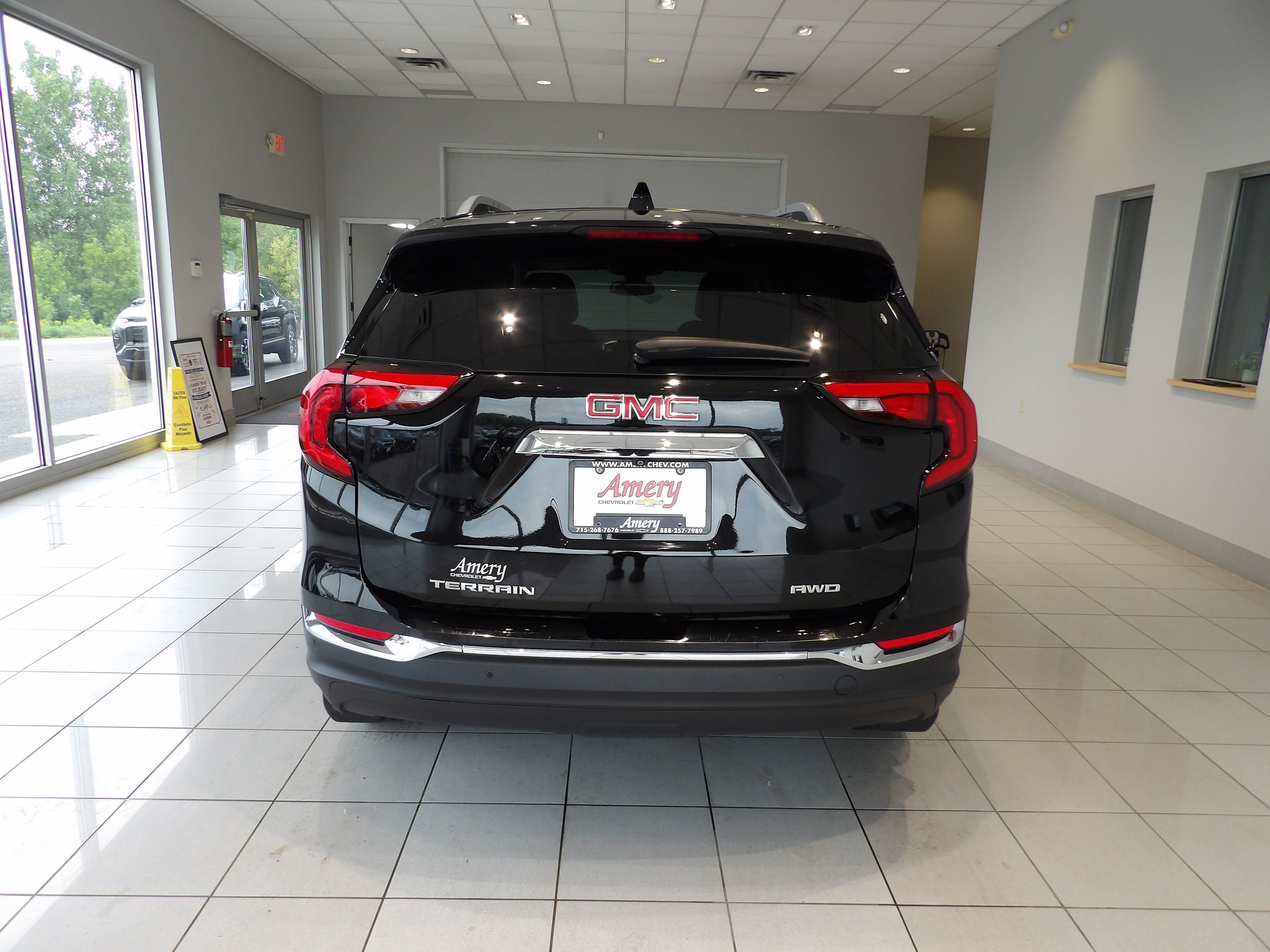 Used 2021 GMC Terrain SLT w/ Infotainment Package II AWD/4WD image 5