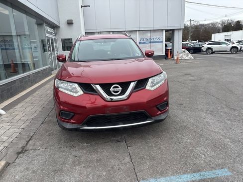 Used 2015 Nissan Rogue SV image 3