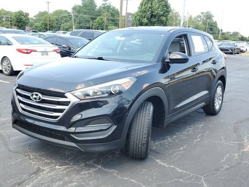 Used 2017 Hyundai Tucson SE FWD image 2