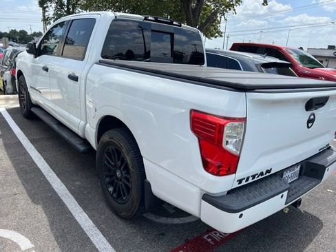 Used 2018 Nissan Titan SL w/ Midnight Edition RWD image 2