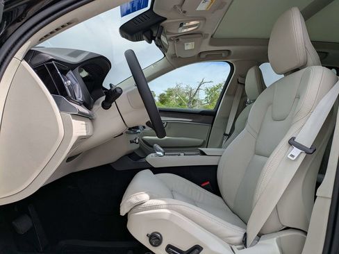 New 2026 Volvo XC90 T8 Ultra w/ Lounge Package AWD/4WD image 2