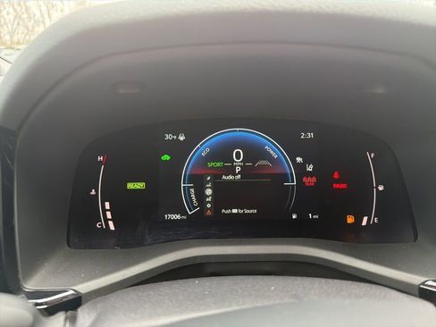 Used 2025 Toyota Camry SE w/ Convenience Package image 27