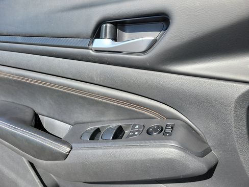 Used 2022 Nissan Altima 2.5 SR image 7