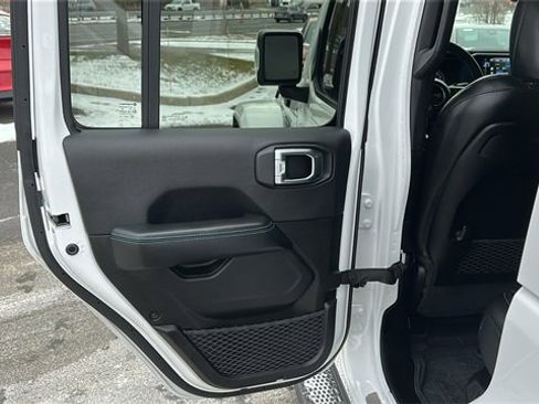 Used 2024 Jeep Wrangler High Altitude image 20