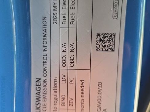 Used 2025 Volkswagen ID. Buzz 1st Edition AWD/4WD image 19