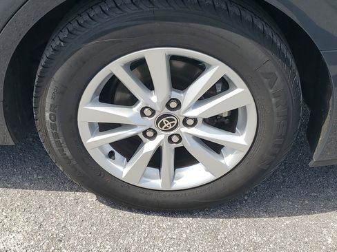 Used 2025 Toyota Camry LE image 7