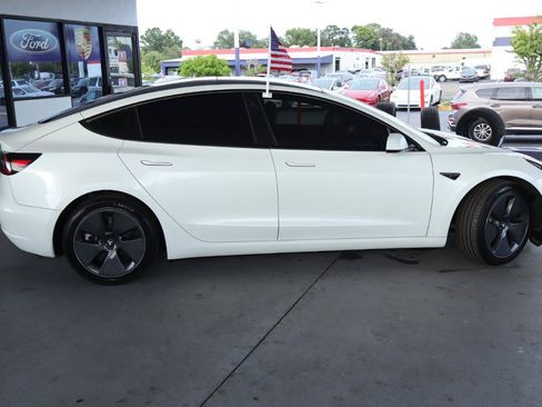 Used 2022 Tesla Model 3 Long Range AWD/4WD image 4