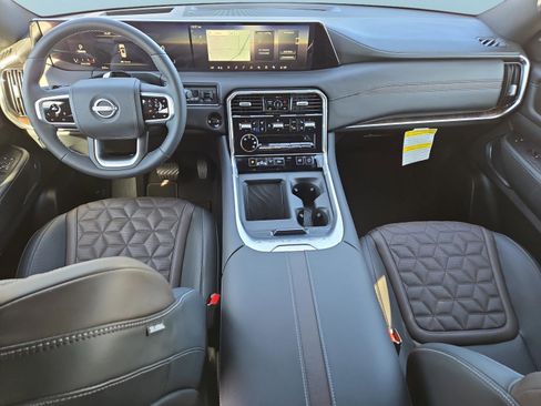 Used 2025 Nissan Armada Platinum Reserve image 19