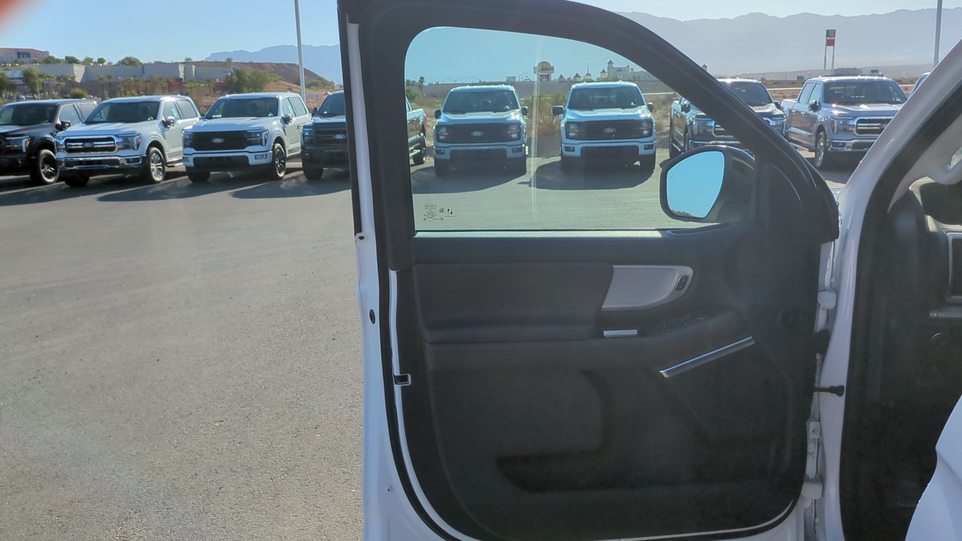 Used 2025 Ford Expedition Active AWD/4WD image 13