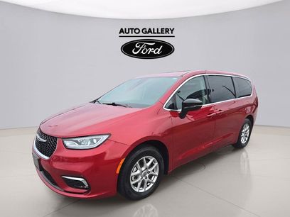 Used 2024 Chrysler Pacifica Touring-L
