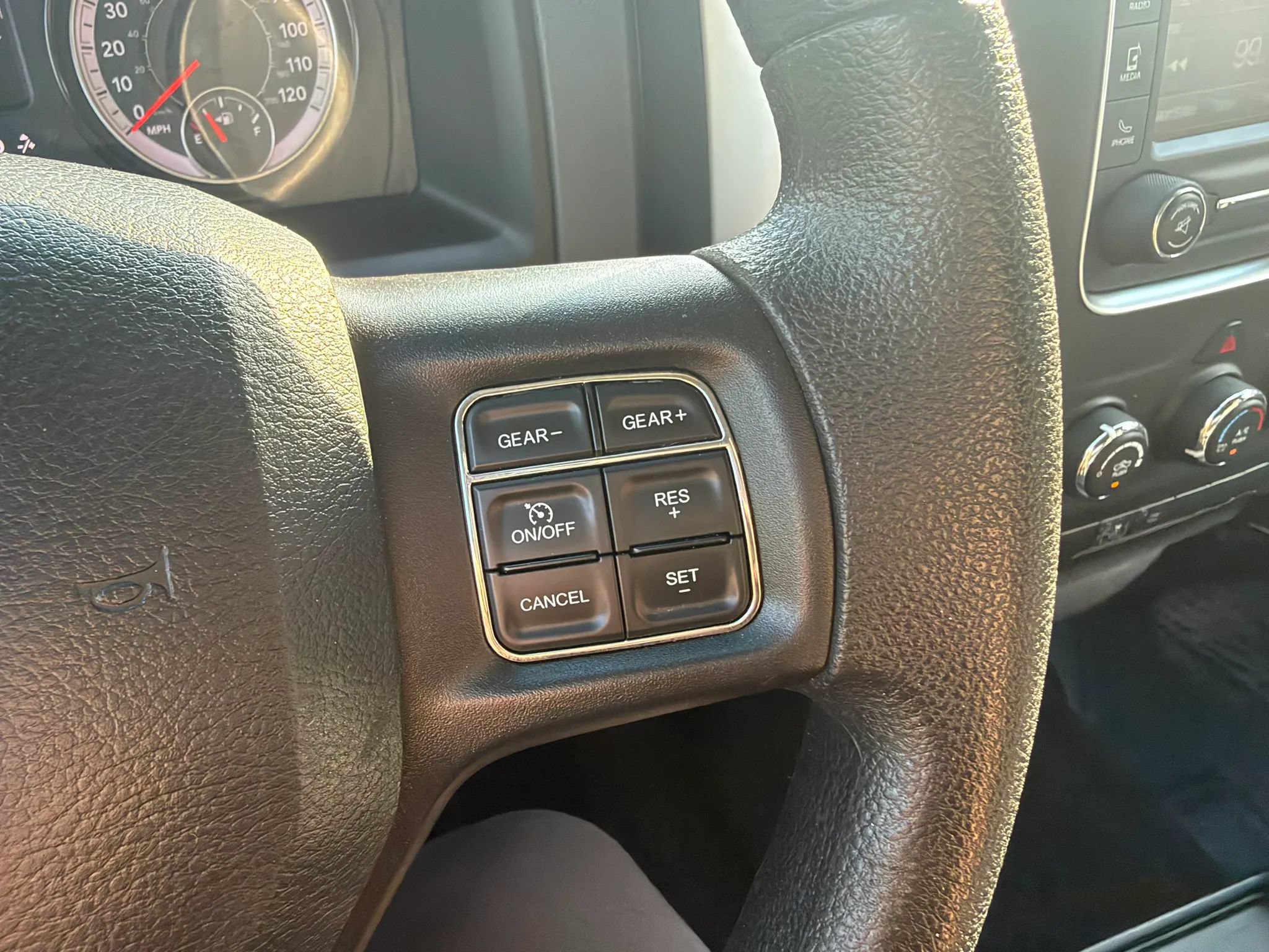 Used 2020 RAM 1500 Classic SLT AWD/4WD image 23