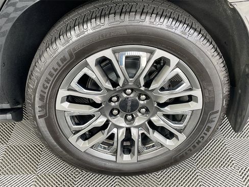 Used 2024 GMC Yukon Denali Ultimate AWD/4WD image 37