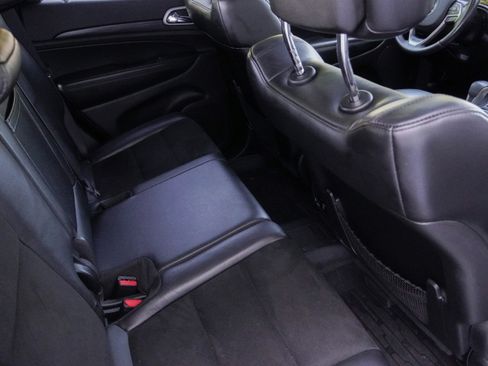 Used 2019 Jeep Grand Cherokee Altitude AWD/4WD image 35