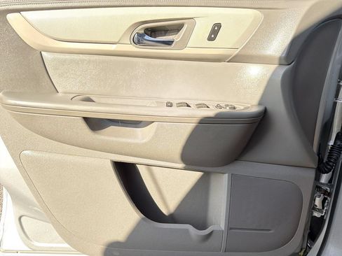 Used 2016 Chevrolet Traverse LT FWD image 22