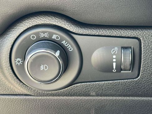 Used 2023 Dodge Durango GT AWD/4WD image 18