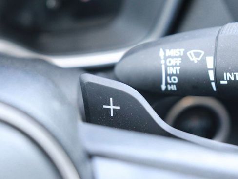 Used 2023 Toyota Corolla Cross XSE image 24