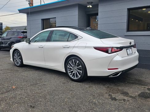 Used 2021 Lexus ES 350 w/ Luxury Package image 4