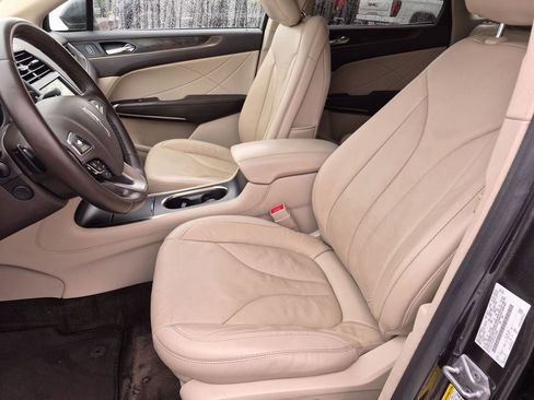 Used 2017 Lincoln MKC Reserve image 19