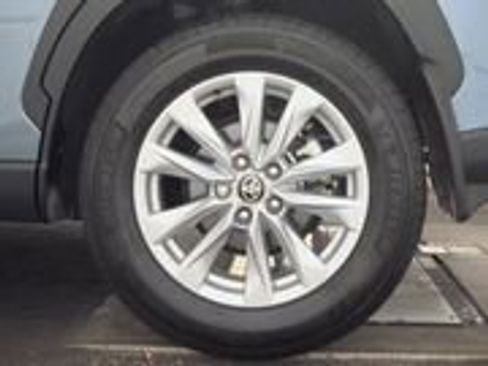 Used 2024 Toyota Corolla Cross LE FWD image 11