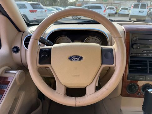Used 2006 Ford Explorer Eddie Bauer image 9
