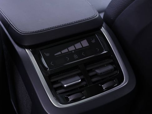 Certified 2024 Volvo XC90 B6 Plus image 20