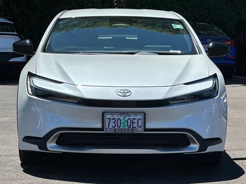 Used 2024 Toyota Prius Prime FWD image 9