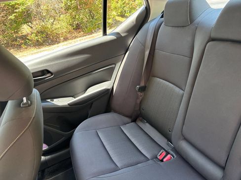 Used 2025 Nissan Altima 2.5 SV FWD image 34