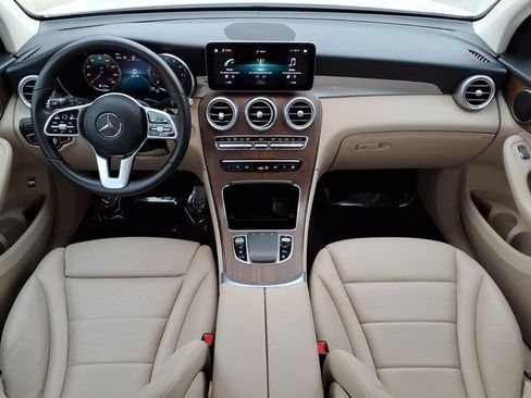 Used 2022 Mercedes-Benz GLC 300 image 4