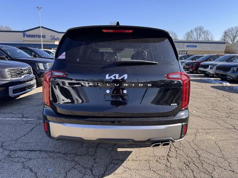 New 2025 Kia Telluride S image 4