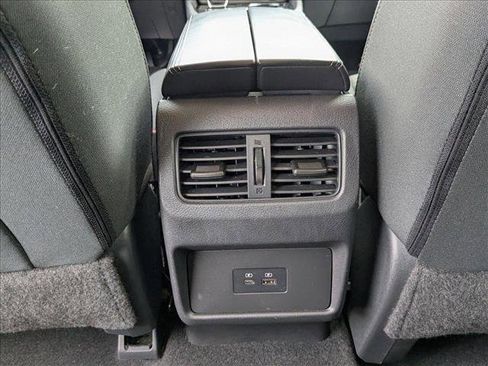 Used 2022 Nissan Rogue SV image 17