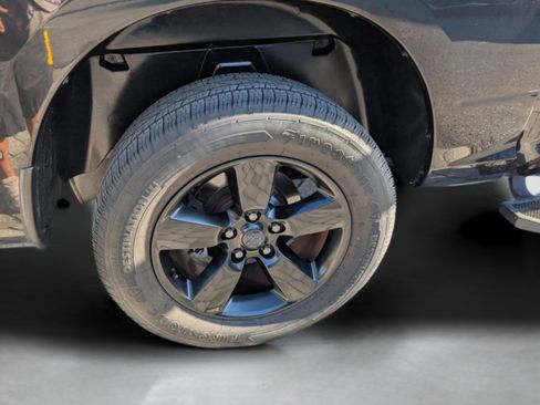 Used 2018 RAM 1500 Express w/ Express Value Package image 40