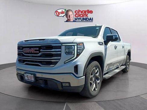 Used 2024 GMC Sierra 1500 SLT image 1