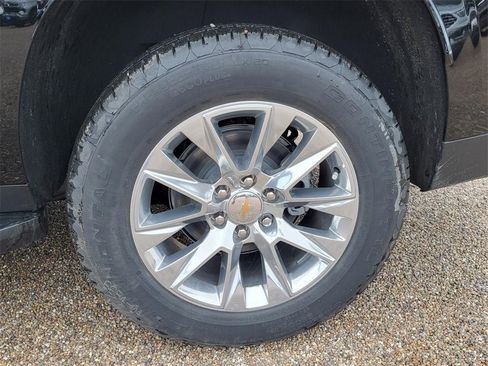 New 2025 Chevrolet Suburban Premier image 20