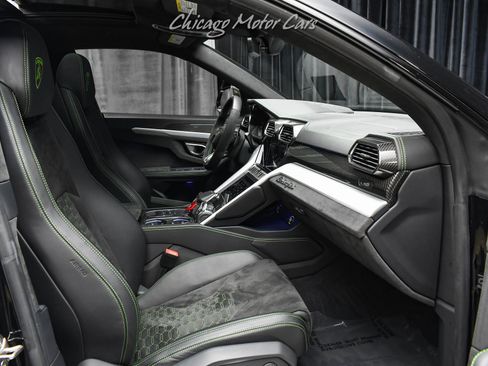 Used 2020 Lamborghini Urus image 24