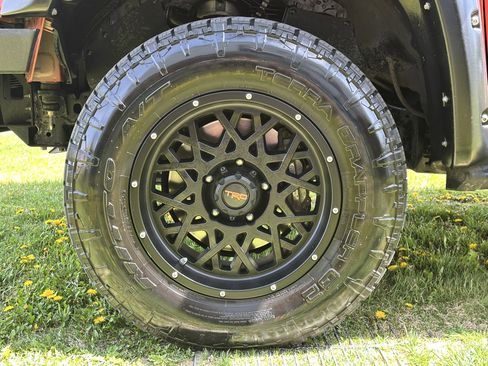 Used 2017 Toyota Tundra SR5 w/ TRD Off Road Package image 15