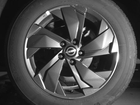 Used 2025 Nissan Rogue SV FWD image 14