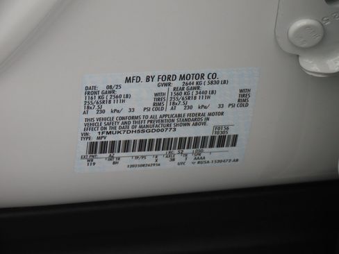 Certified 2025 Ford Explorer Active RWD image 34