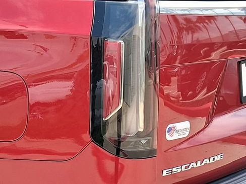 Used 2022 Cadillac Escalade Premium Luxury image 8