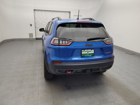 Used 2019 Jeep Cherokee Trailhawk AWD/4WD image 6