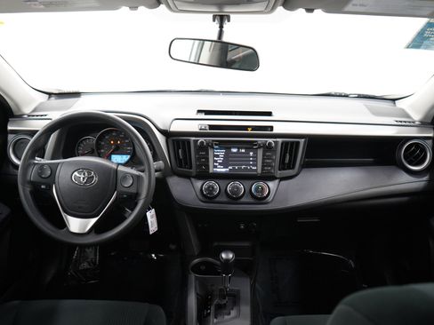 Used 2016 Toyota RAV4 LE AWD/4WD image 13