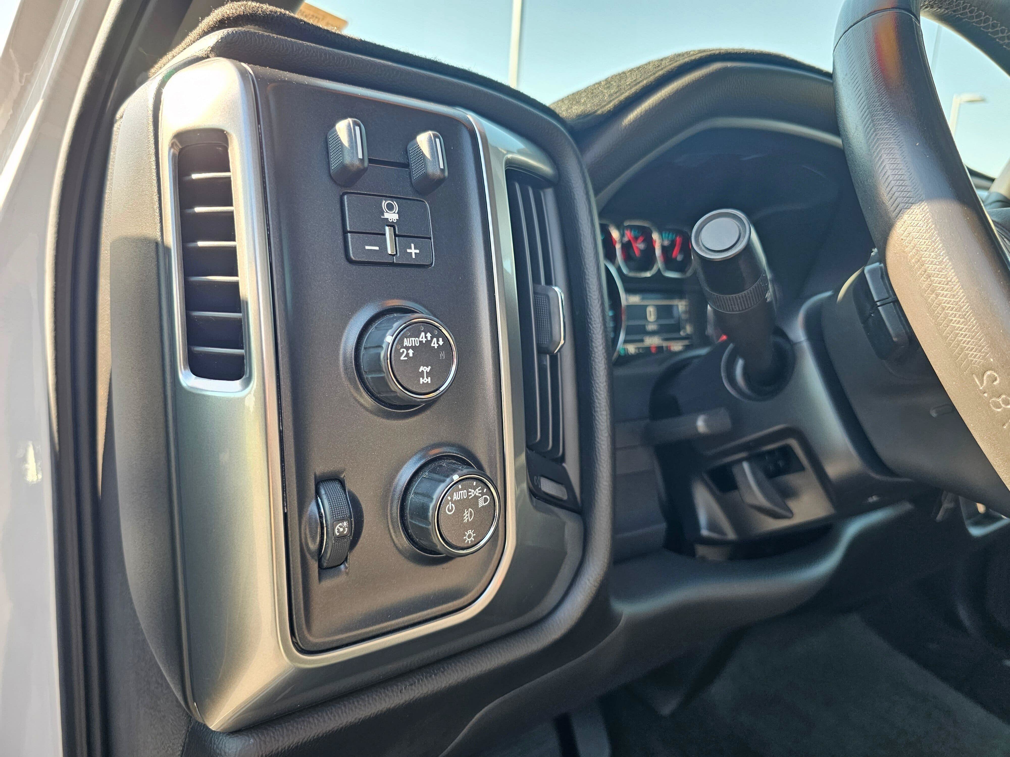 Used 2017 Chevrolet Silverado 1500 LT w/ All Star Edition AWD/4WD image 21