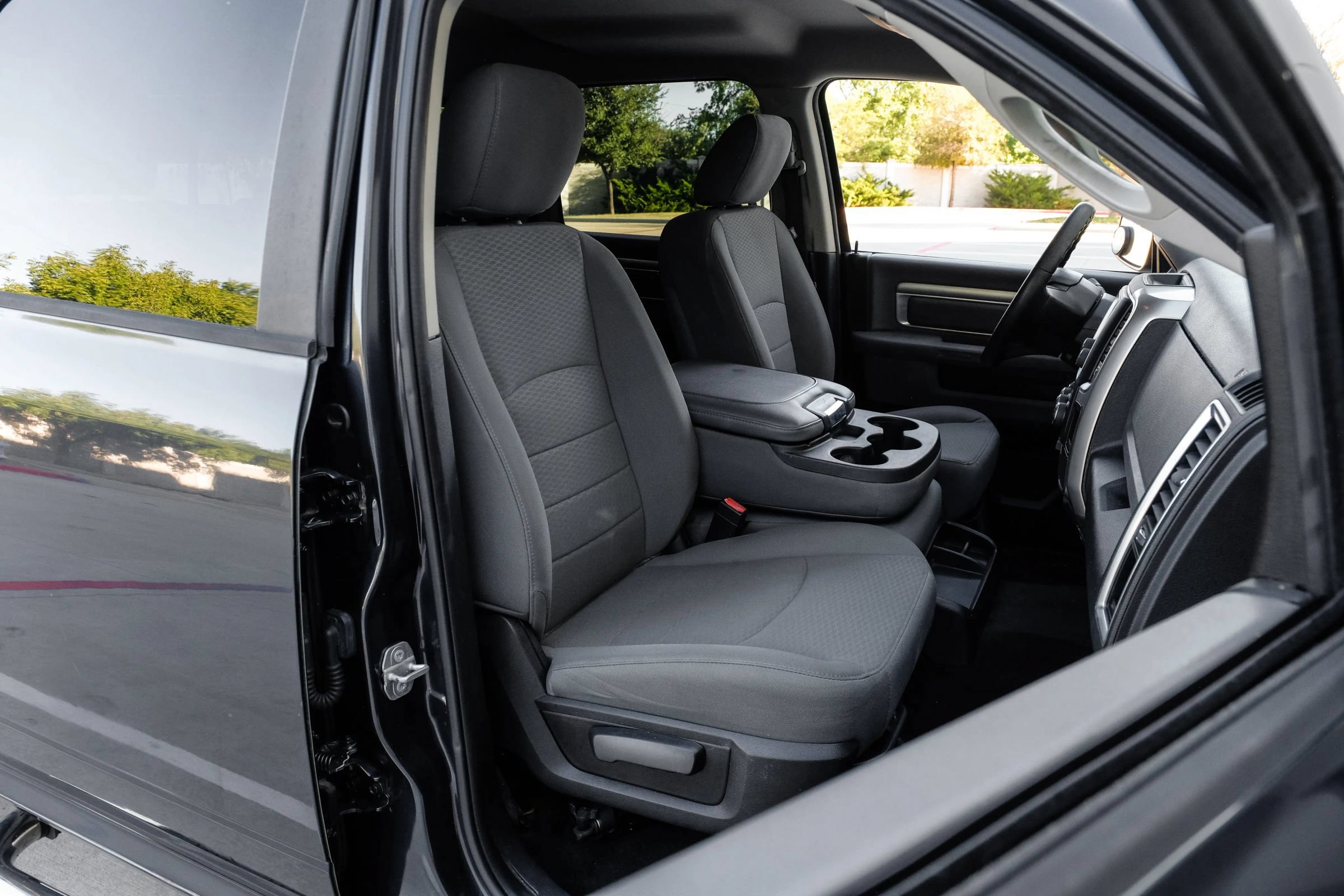 Used 2017 RAM 1500 Classic SLT RWD image 39