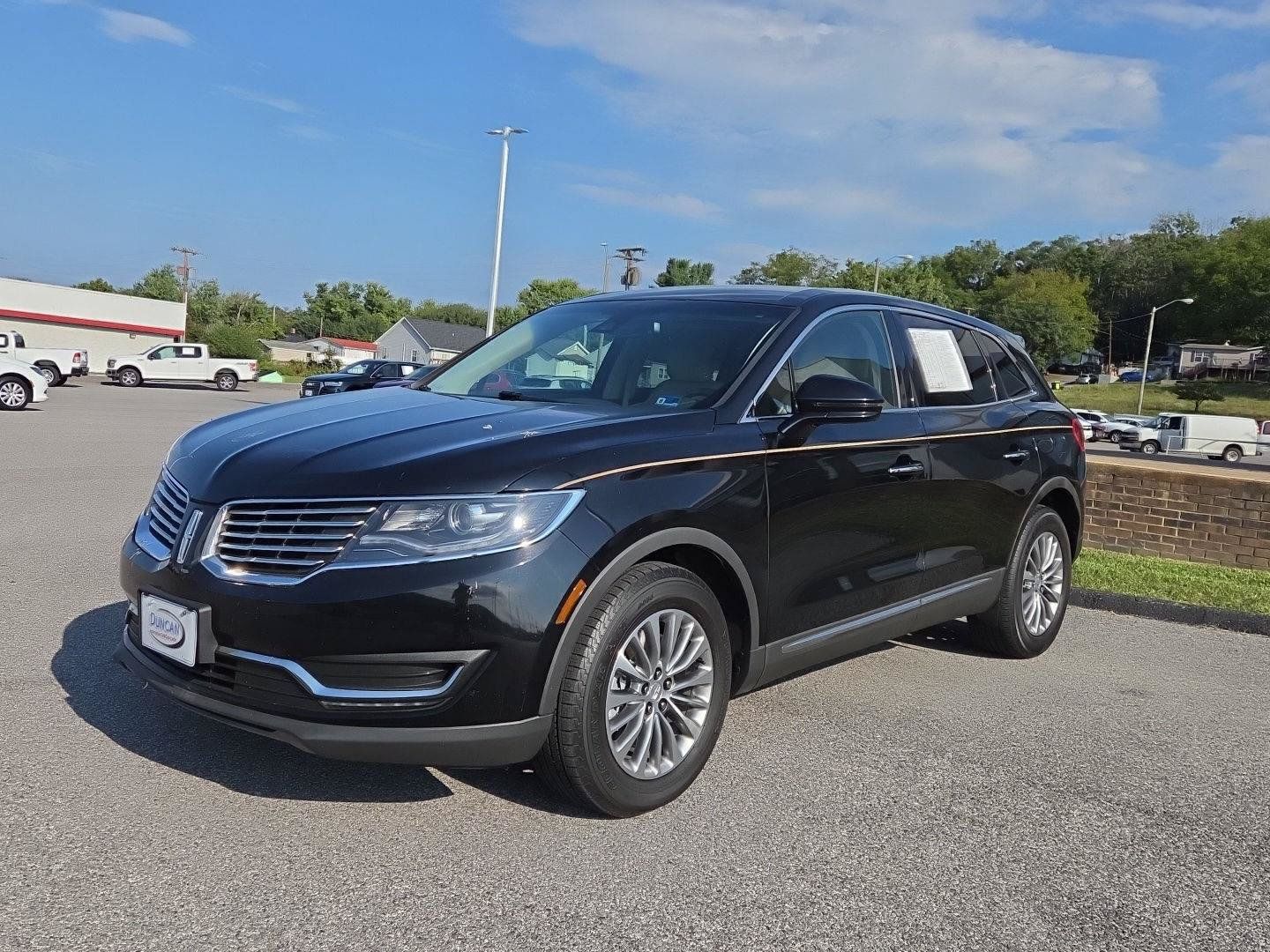 Used 2018 Lincoln MKX Select w/ Select Plus Package AWD/4WD image 7